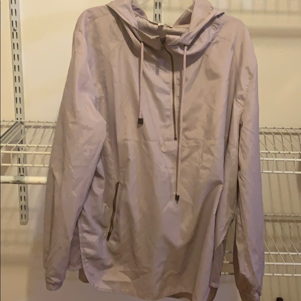 Women’s light weight pullover